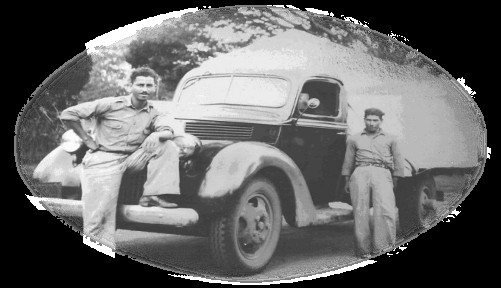 Fotografía histórica en blanco y negro de 1954, inicios de la empresa de transporte de combustibles