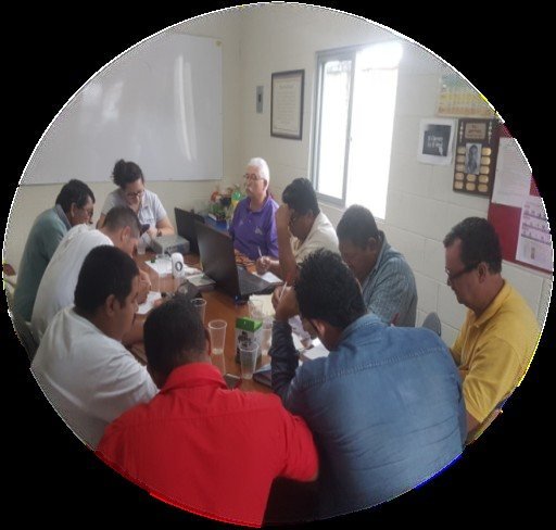 Capacitación de personal en sala de reuniones